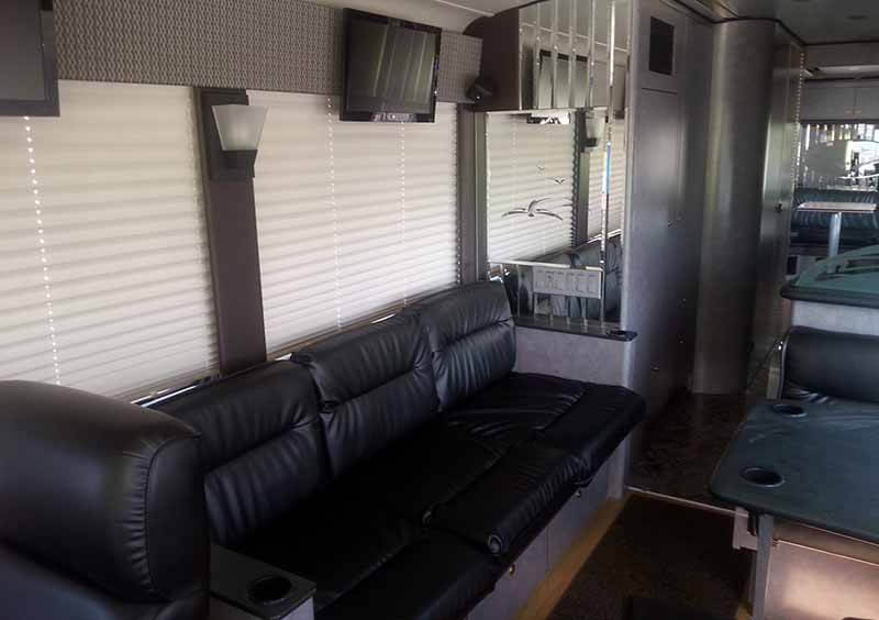 Lamers Bus Lines, Inc. executive coach bus interior