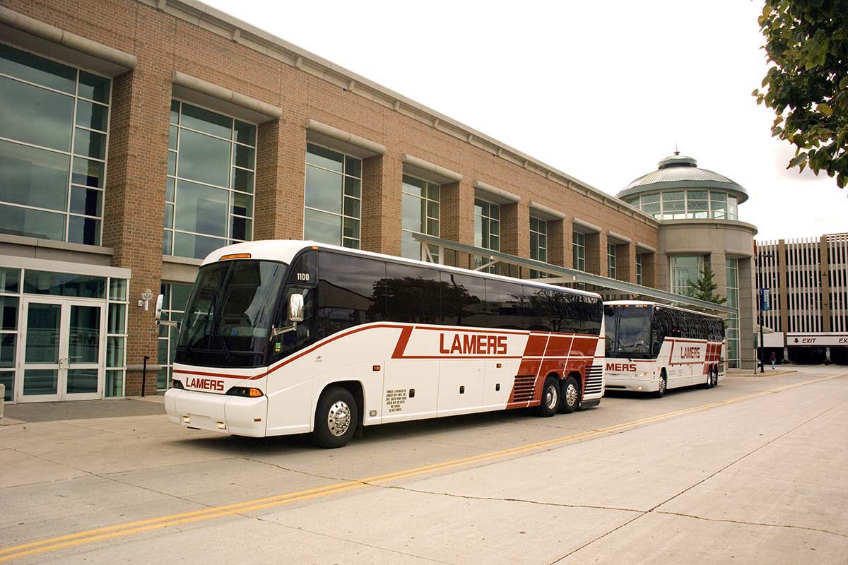 Lamers Connect Route motor coaches